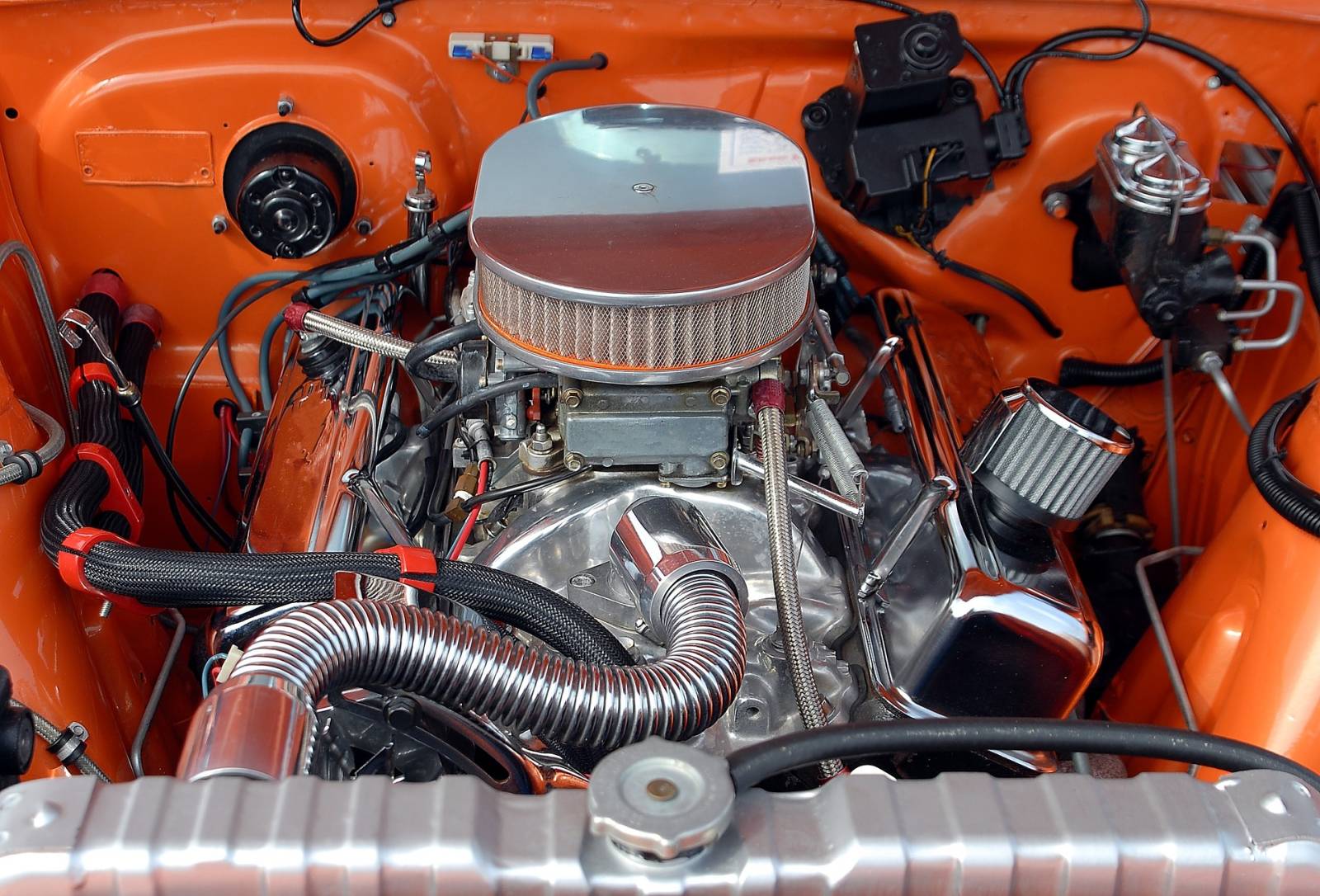 Garage automobile pour réparations sur voitures de luxe à Bordeaux en Gironde 